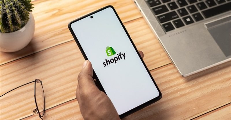 Distinguishing Shopify and Tailor-made Web sites: A Guide for Knowledgeable Determination-Making in 2024